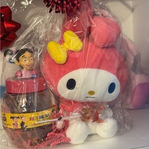 Cups and stuffed animals/ plush toys